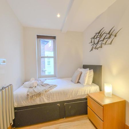 Central Two Bedroom Apartments St Albans By Central Stays Short Lets & Serviced Accommodation With Free Parking Εξωτερικό φωτογραφία